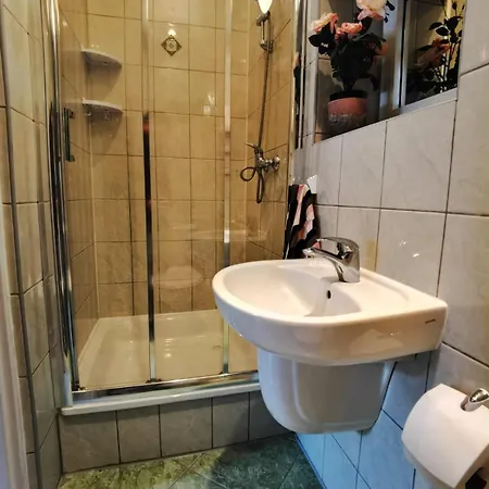 Wynajem Apartamentow I Pokoi. Ustronie Morskie Exterior photo