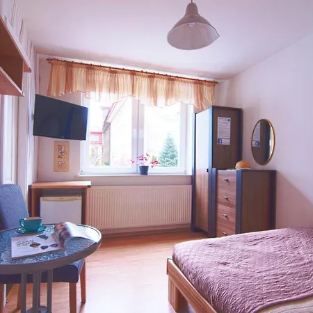 Wynajem Apartamentow I Pokoi. Ustronie Morskie Exterior photo