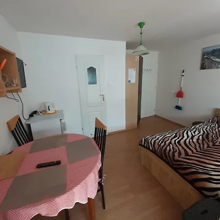 Wynajem Apartamentow I Pokoi. Ustronie Morskie Exterior photo