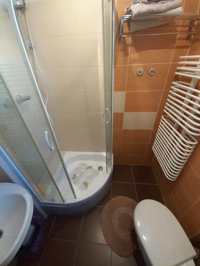 Wynajem Apartamentow I Pokoi. Ustronie Morskie