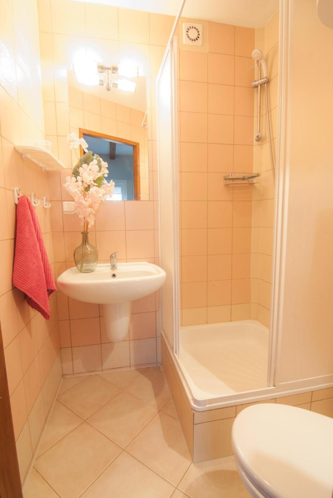 Apartment Wynajem Apartamentow I Pokoi. Ustronie Morskie