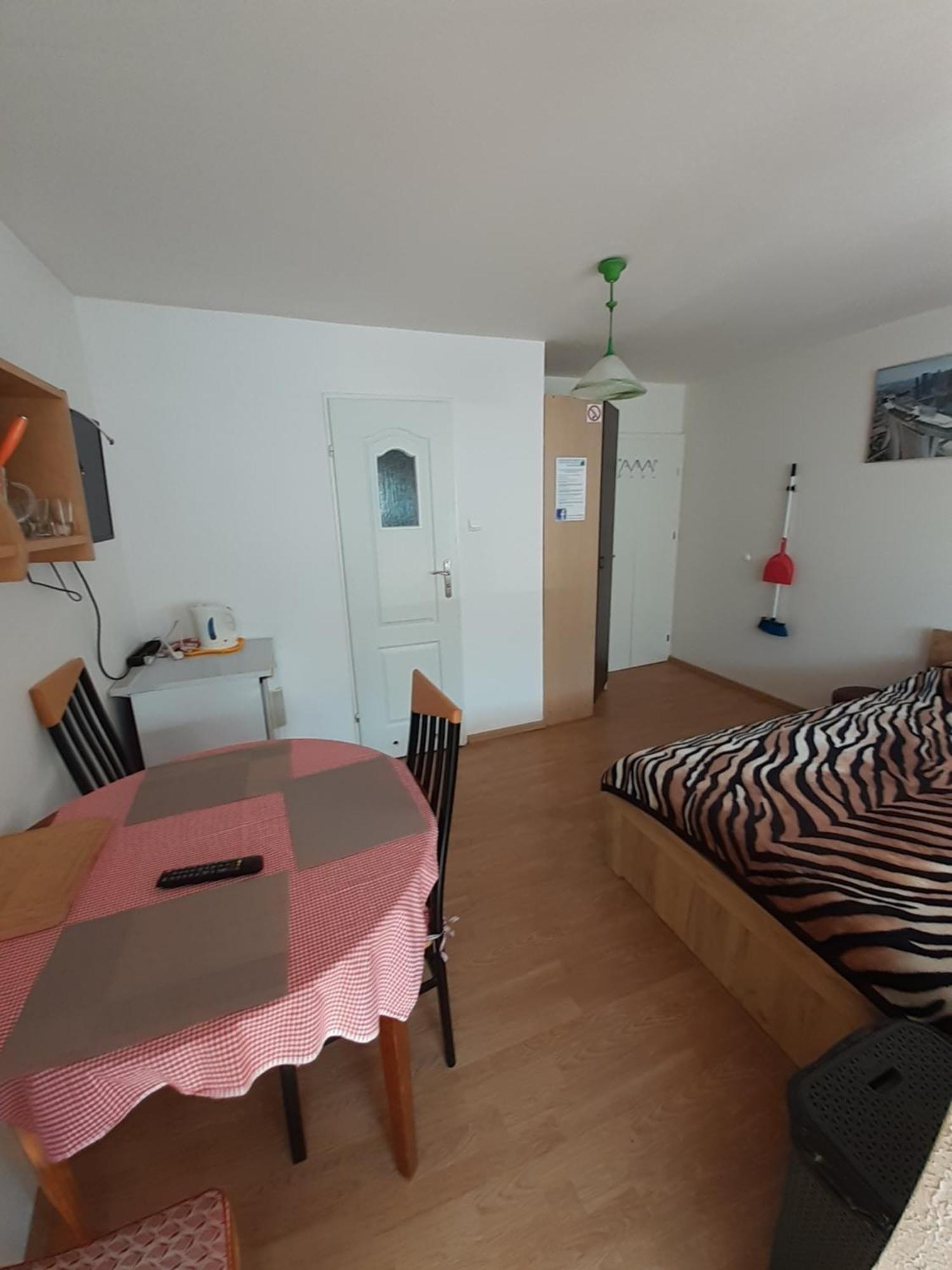 Apartment Wynajem Apartamentow I Pokoi.